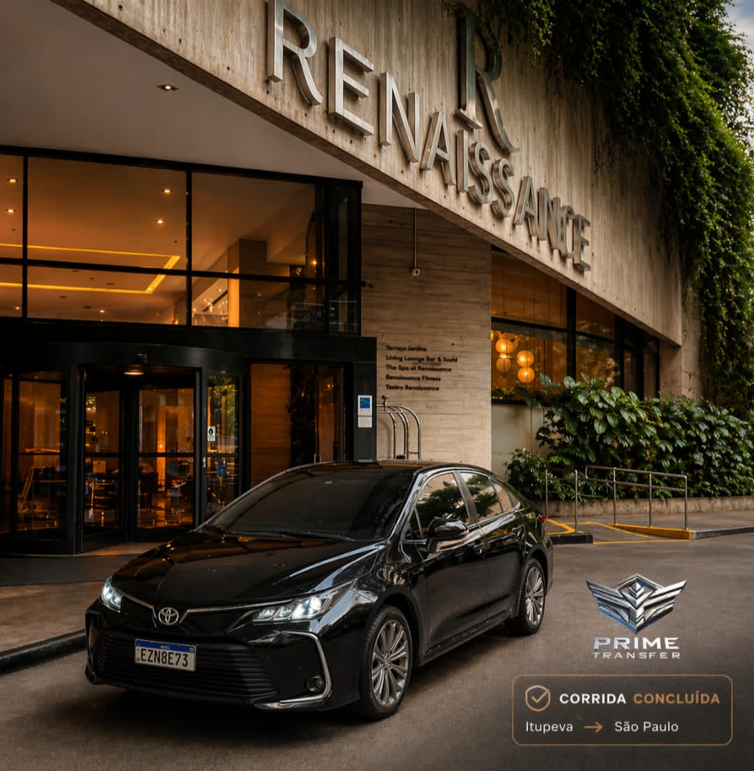 Sedan executivo preto da Prime Transfer aguardando cliente na entrada do hotel Renaissance